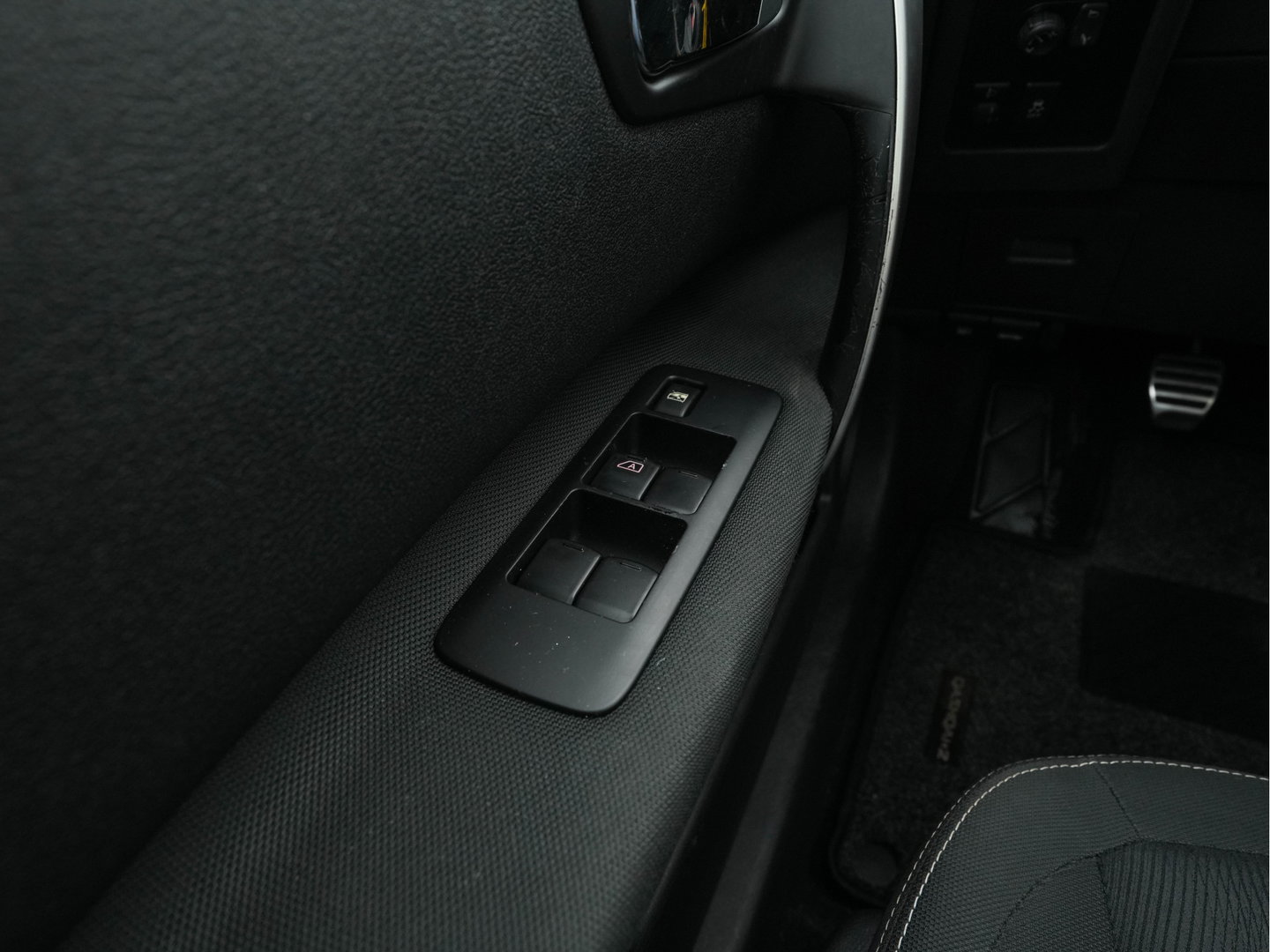 Nissan QASHQAI+2 2.0 Connect Edition *PANO | NAVI-FULLMAP | ECC | CRUISE | PRIVACY-GLASS | CAMERA | 18"ALU*