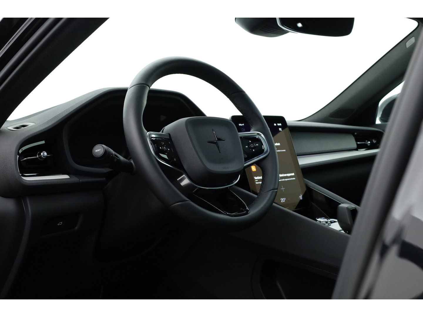 Polestar 2 Long Range Dual motor Plus 82 kWh | Stoelventilatie | Leer |  ACC | Blis | Pano | 360 Camera | Trekhaak | stoel 4 & stuur verwarming |