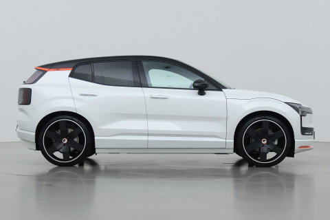 Volvo EX30 Single Motor Extended Range Plus 69 kWh | EVERLAST Edition | ACC | 21 Inch | Harman/Kardon | Warmtepomp | Stoel+Stuurverwarming