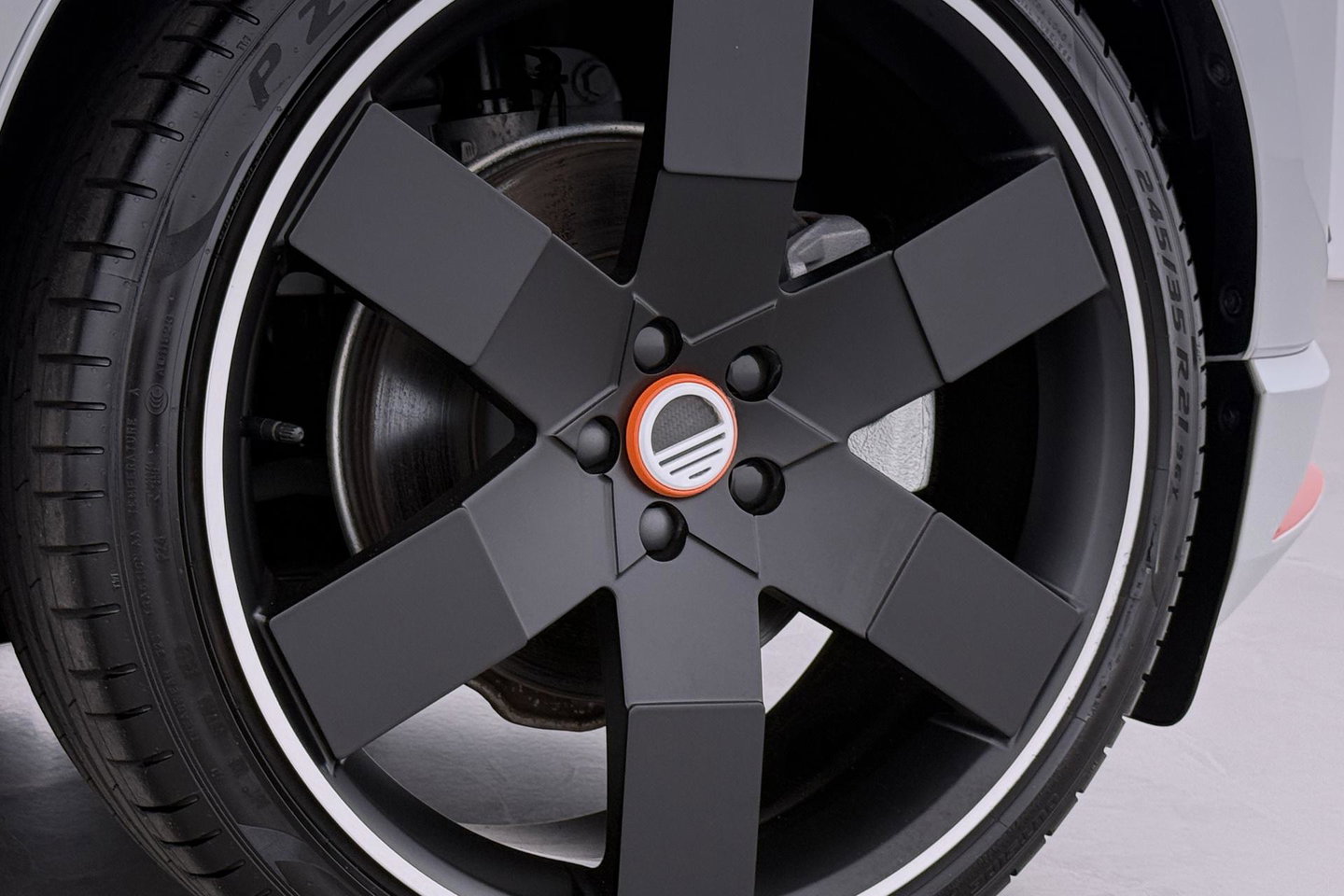 Volvo EX30 Single Motor Extended Range Plus 69 kWh | EVERLAST Edition | ACC | 21 Inch | Harman/Kardon | Warmtepomp | Stoel+Stuurverwarming
