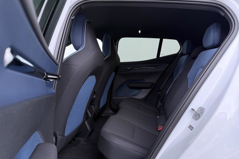 Volvo EX30 Single Motor Extended Range Plus 69 kWh | EVERLAST Edition | ACC | 21 Inch | Harman/Kardon | Warmtepomp | Stoel+Stuurverwarming