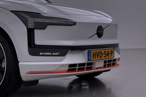 Volvo EX30 Single Motor Extended Range Plus 69 kWh | EVERLAST Edition | ACC | 21 Inch | Harman/Kardon | Warmtepomp | Stoel+Stuurverwarming