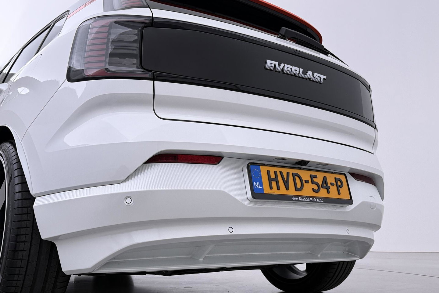 Volvo EX30 Single Motor Extended Range Plus 69 kWh | EVERLAST Edition | ACC | 21 Inch | Harman/Kardon | Warmtepomp | Stoel+Stuurverwarming