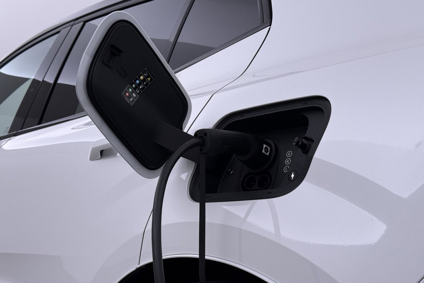 Volvo EX30 Single Motor Extended Range Plus 69 kWh | EVERLAST Edition | ACC | 21 Inch | Harman/Kardon | Warmtepomp | Stoel+Stuurverwarming