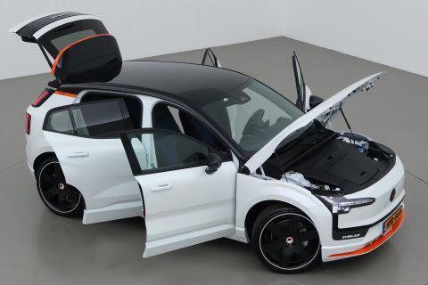 Volvo EX30 Single Motor Extended Range Plus 69 kWh | EVERLAST Edition | ACC | 21 Inch | Harman/Kardon | Warmtepomp | Stoel+Stuurverwarming