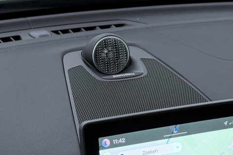 Volvo XC60 T6 Plug-in hybrid Ultra Black Edition | ACC | Luchtvering | Panoramadak | Bowers&Wilkins | Trekhaak | 360° Camera | Massage | Head-Up