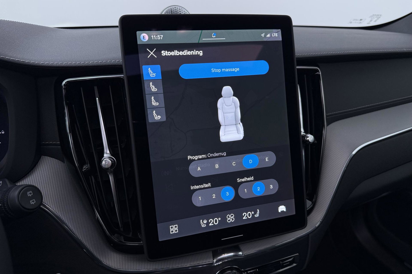 Volvo XC60 T6 Plug-in hybrid Ultra Black Edition | ACC | Luchtvering | Panoramadak | Bowers&Wilkins | Trekhaak | 360° Camera | Massage | Head-Up