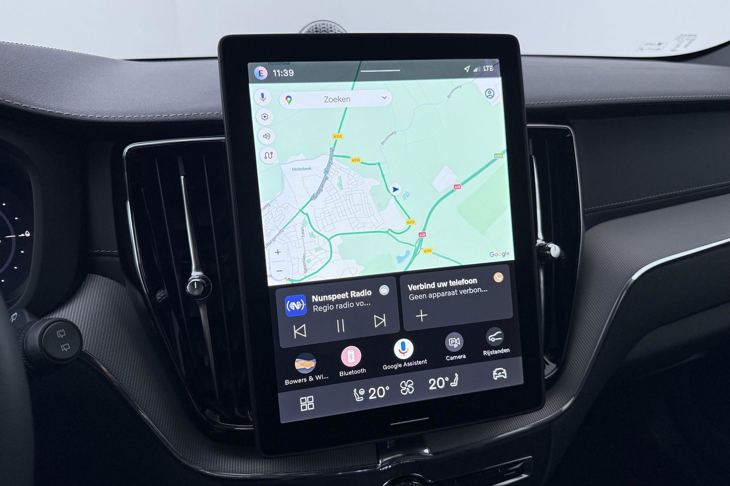 Volvo XC60 T6 Plug-in hybrid Ultra Black Edition | ACC | Luchtvering | Panoramadak | Bowers&Wilkins | Trekhaak | 360° Camera | Massage | Head-Up