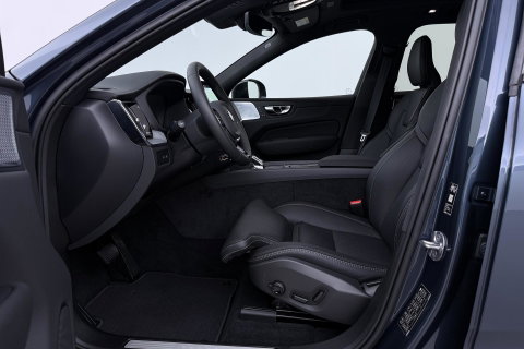 Volvo XC60 T6 Plug-in hybrid Ultra Black Edition | ACC | Luchtvering | Panoramadak | Bowers&Wilkins | Trekhaak | 360° Camera | Massage | Head-Up