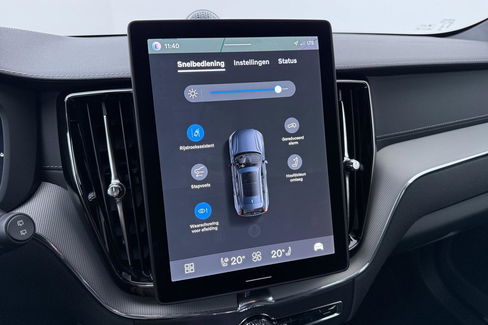 Volvo XC60 T6 Plug-in hybrid Ultra Black Edition | ACC | Luchtvering | Panoramadak | Bowers&Wilkins | Trekhaak | 360° Camera | Massage | Head-Up