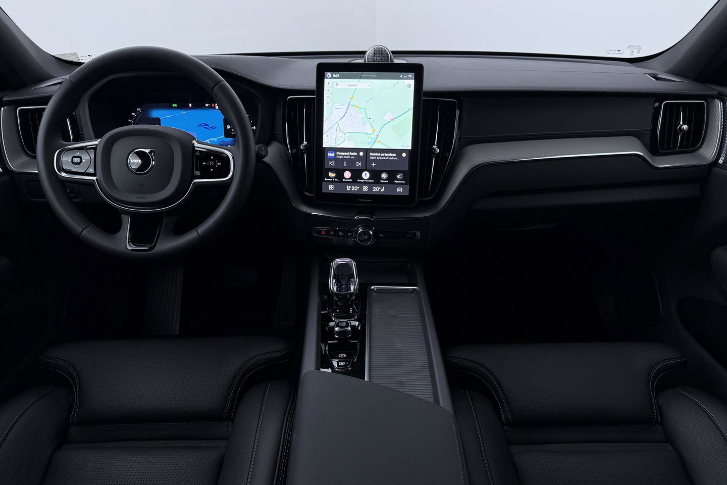Volvo XC60 T6 Plug-in hybrid Ultra Black Edition | ACC | Luchtvering | Panoramadak | Bowers&Wilkins | Trekhaak | 360° Camera | Massage | Head-Up