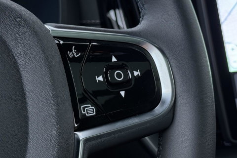 Volvo XC60 T6 Plug-in hybrid Ultra Black Edition | ACC | Luchtvering | Panoramadak | Bowers&Wilkins | Trekhaak | 360° Camera | Massage | Head-Up
