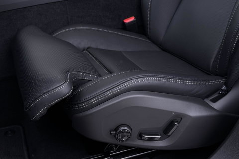 Volvo XC60 T6 Plug-in hybrid Ultra Black Edition | ACC | Luchtvering | Panoramadak | Bowers&Wilkins | Trekhaak | 360° Camera | Massage | Head-Up