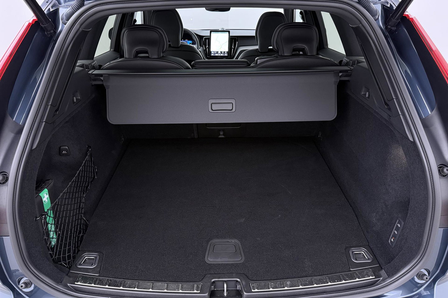 Volvo XC60 T6 Plug-in hybrid Ultra Black Edition | ACC | Luchtvering | Panoramadak | Bowers&Wilkins | Trekhaak | 360° Camera | Massage | Head-Up