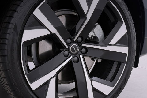 Volvo XC60 T6 Plug-in hybrid Ultra Black Edition | ACC | Luchtvering | Panoramadak | Bowers&Wilkins | Trekhaak | 360° Camera | Massage | Head-Up