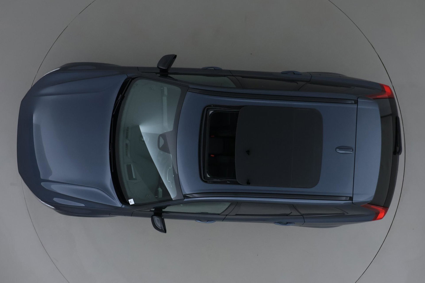Volvo XC60 T6 Plug-in hybrid Ultra Black Edition | ACC | Luchtvering | Panoramadak | Bowers&Wilkins | Trekhaak | 360° Camera | Massage | Head-Up