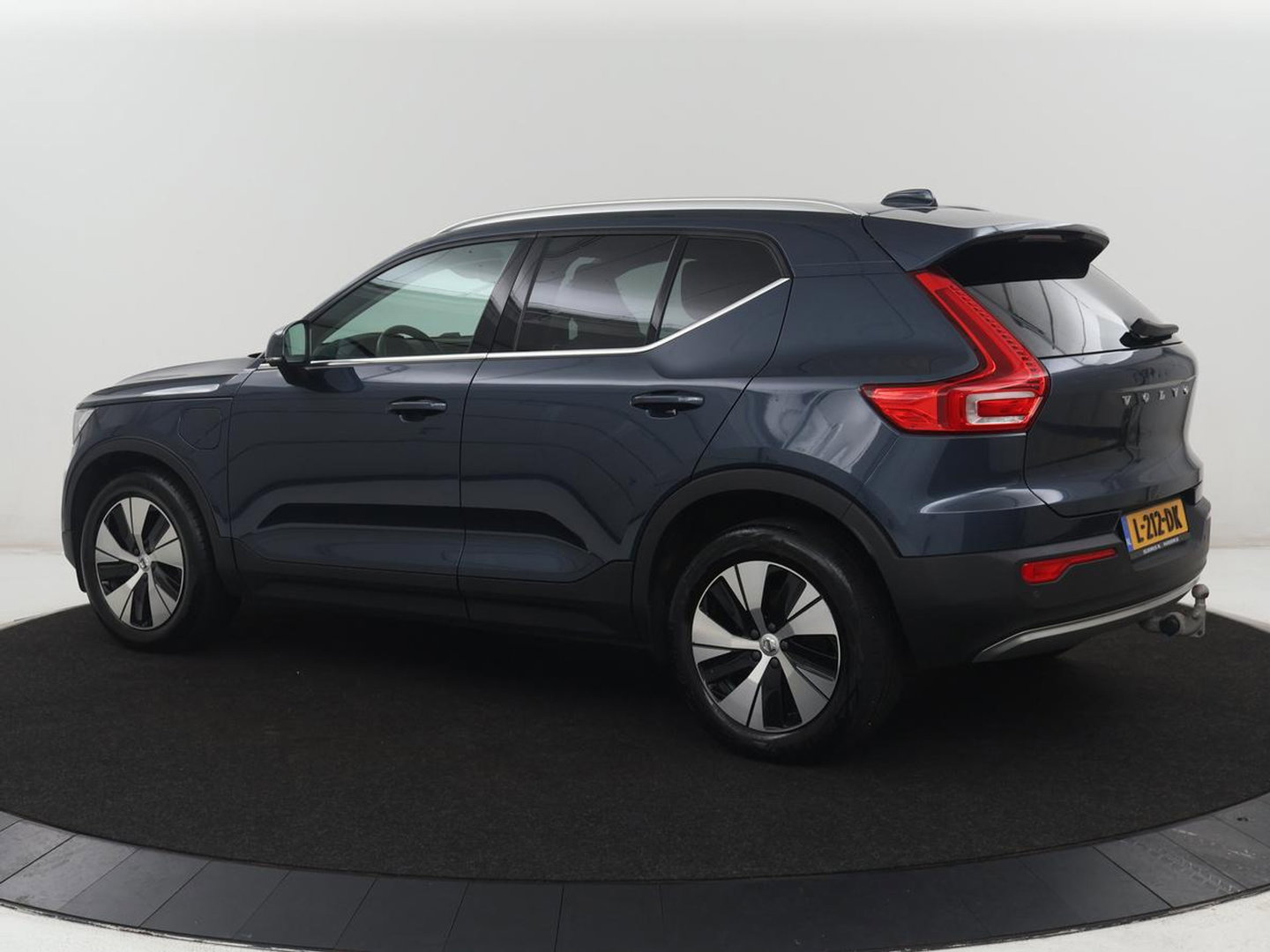 Volvo XC40 1.5 T5 Recharge Business Pro | SOH 89,2% | Leder | Memory | Stuur/stoel verwarming | Cruise control | Caplay | Park assist | Elektrische achterklep | Trekhaak