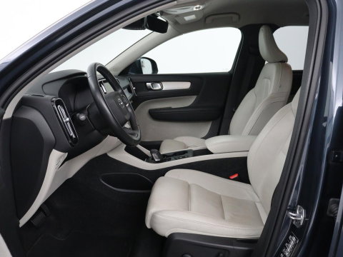Volvo XC40 1.5 T5 Recharge Business Pro | SOH 89,2% | Leder | Memory | Stuur/stoel verwarming | Cruise control | Caplay | Park assist | Elektrische achterklep | Trekhaak