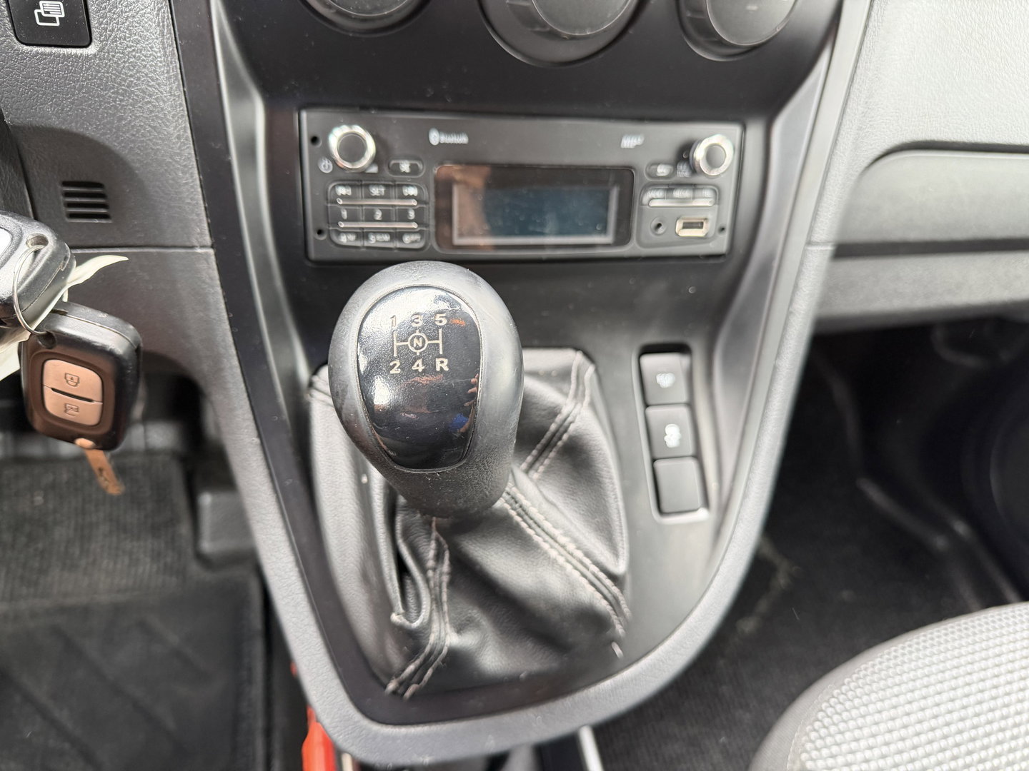 Mercedes-Benz Citan 108 CDI BlueEFFICIENCY / euro 6 / bpm vrij / vaste prijs rijklaar € 5.950 ex btw / lease vanaf € 111 / airco / radio mp3 / wordt afgeleverd met nieuwe distributie riem !