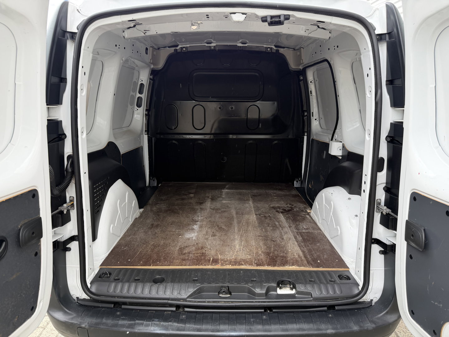 Mercedes-Benz Citan 108 CDI BlueEFFICIENCY / euro 6 / bpm vrij / vaste prijs rijklaar € 5.950 ex btw / lease vanaf € 111 / airco / radio mp3 / wordt afgeleverd met nieuwe distributie riem !