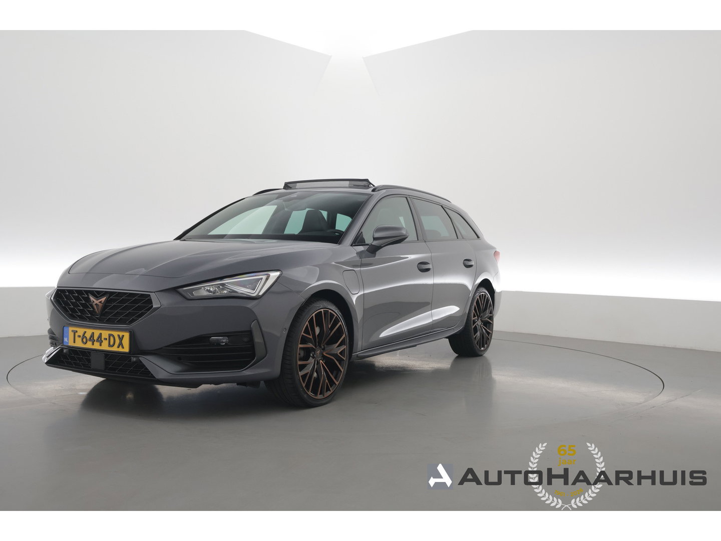 CUPRA Leon Sportstourer 1.4 e-Hybrid VZ Copper Edition | Rijklaar!! | Pano | Sportstuur | Adapt. Cruise | Keyless | Camera | Stoel- Stuurverw. | Apple CarPlay | 19''