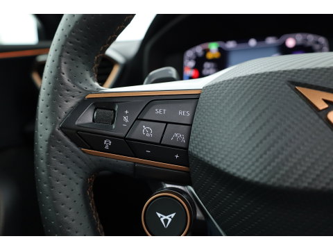 CUPRA Leon Sportstourer 1.4 e-Hybrid VZ Copper Edition | Rijklaar!! | Pano | Sportstuur | Adapt. Cruise | Keyless | Camera | Stoel- Stuurverw. | Apple CarPlay | 19''