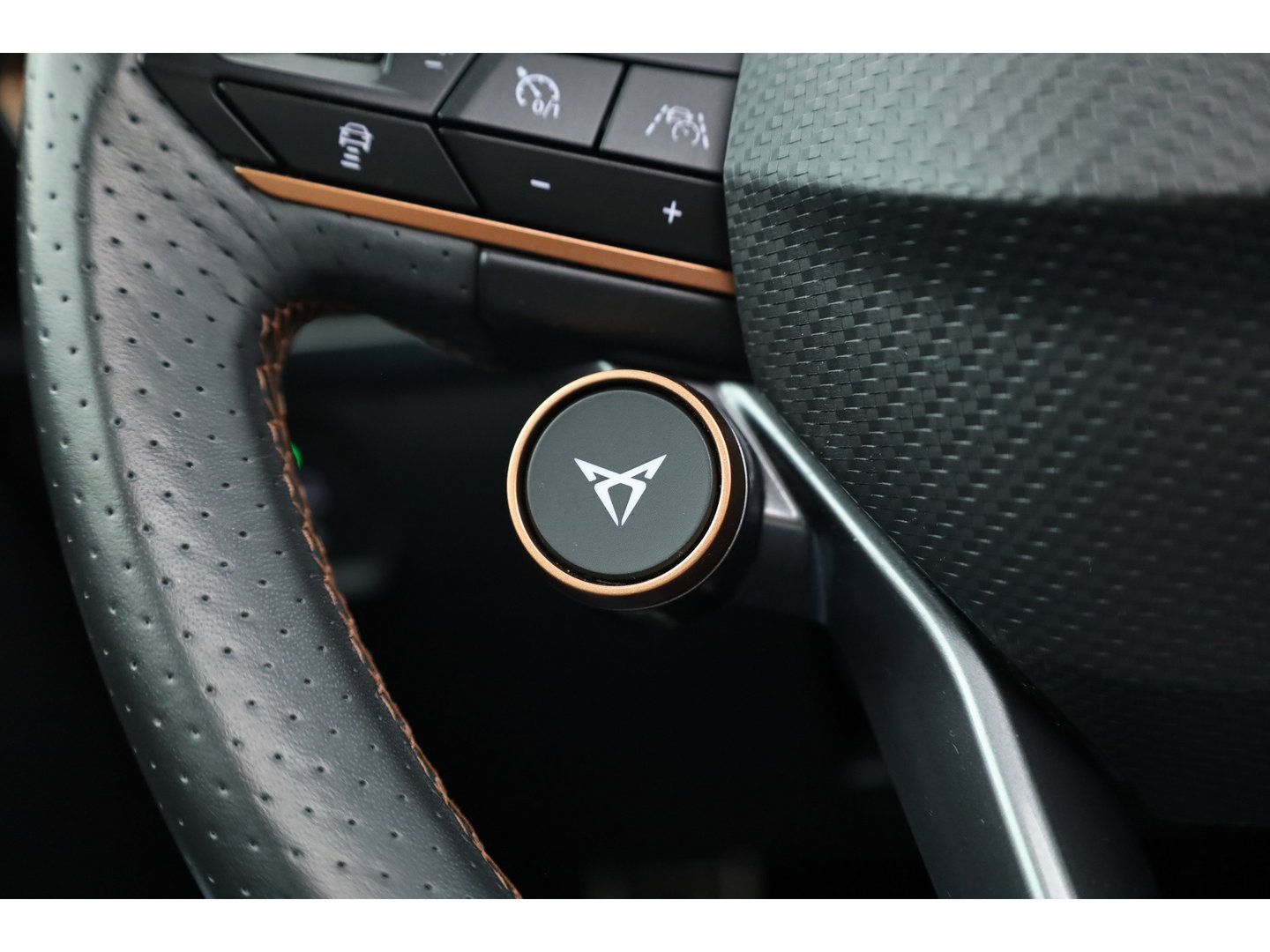 CUPRA Leon Sportstourer 1.4 e-Hybrid VZ Copper Edition | Rijklaar!! | Pano | Sportstuur | Adapt. Cruise | Keyless | Camera | Stoel- Stuurverw. | Apple CarPlay | 19''