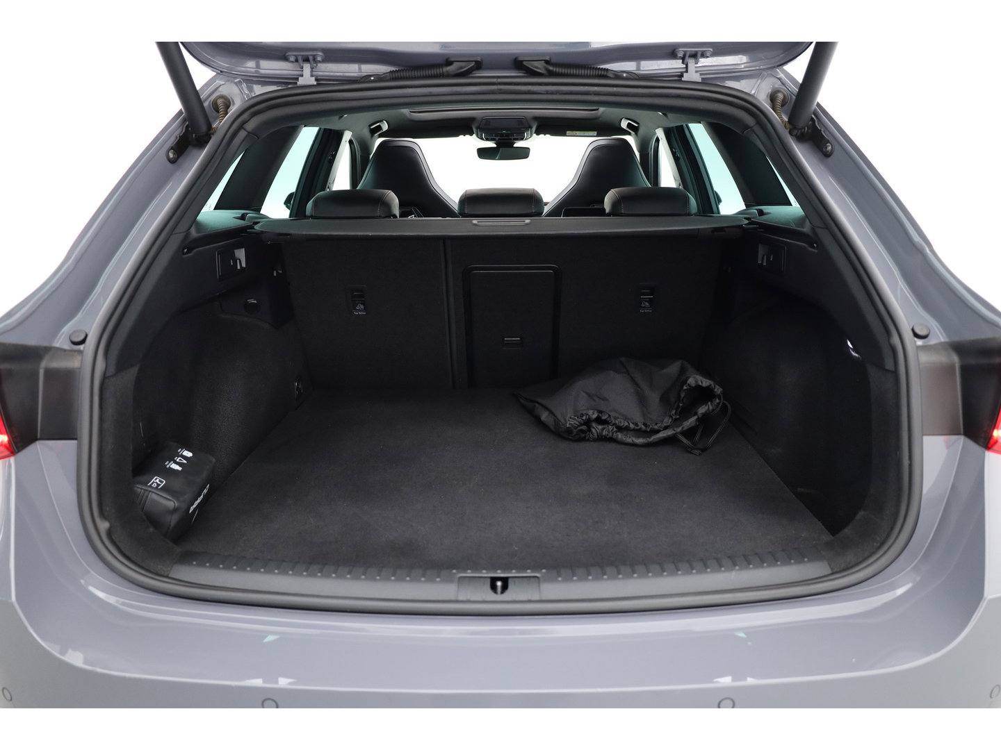 CUPRA Leon Sportstourer 1.4 e-Hybrid VZ Copper Edition | Rijklaar!! | Pano | Sportstuur | Adapt. Cruise | Keyless | Camera | Stoel- Stuurverw. | Apple CarPlay | 19''