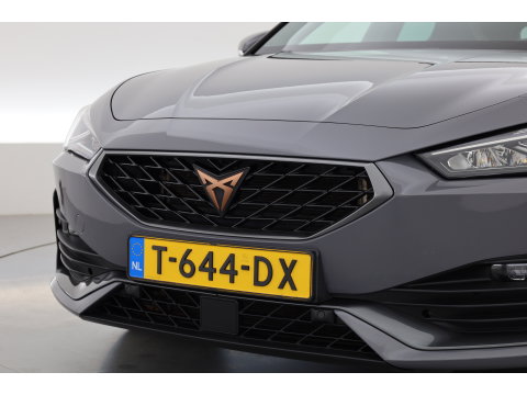 CUPRA Leon Sportstourer 1.4 e-Hybrid VZ Copper Edition | Rijklaar!! | Pano | Sportstuur | Adapt. Cruise | Keyless | Camera | Stoel- Stuurverw. | Apple CarPlay | 19''