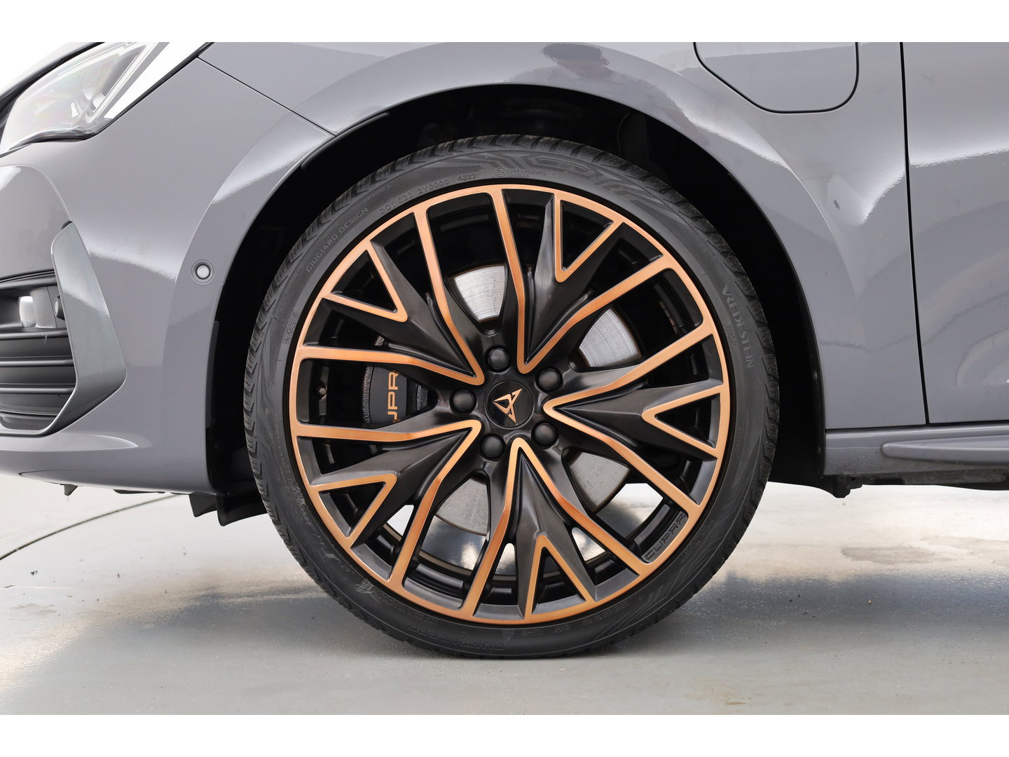 CUPRA Leon Sportstourer 1.4 e-Hybrid VZ Copper Edition | Rijklaar!! | Pano | Sportstuur | Adapt. Cruise | Keyless | Camera | Stoel- Stuurverw. | Apple CarPlay | 19''