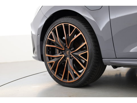 CUPRA Leon Sportstourer 1.4 e-Hybrid VZ Copper Edition | Rijklaar!! | Pano | Sportstuur | Adapt. Cruise | Keyless | Camera | Stoel- Stuurverw. | Apple CarPlay | 19''
