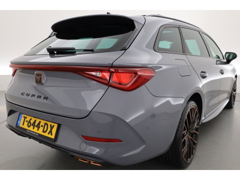 CUPRA Leon Sportstourer 1.4 e-Hybrid VZ Copper Edition | Rijklaar!! | Pano | Sportstuur | Adapt. Cruise | Keyless | Camera | Stoel- Stuurverw. | Apple CarPlay | 19''
