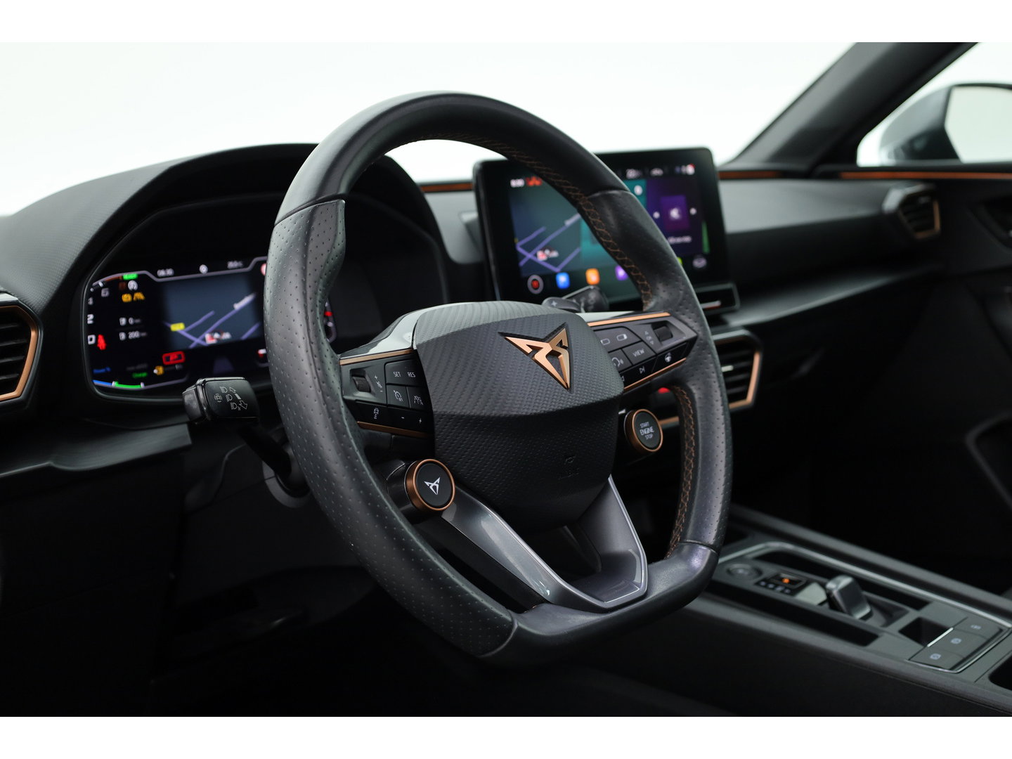 CUPRA Leon Sportstourer 1.4 e-Hybrid VZ Copper Edition | Rijklaar!! | Pano | Sportstuur | Adapt. Cruise | Keyless | Camera | Stoel- Stuurverw. | Apple CarPlay | 19''