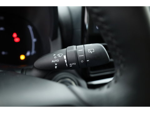 Toyota Yaris Cross 1.5 Hybrid 130 Dynamic | Rijklaar!! | Adapt. Cruise | Camera | Stoelverw. | Keyless | Dodehoekdet. | All Season |