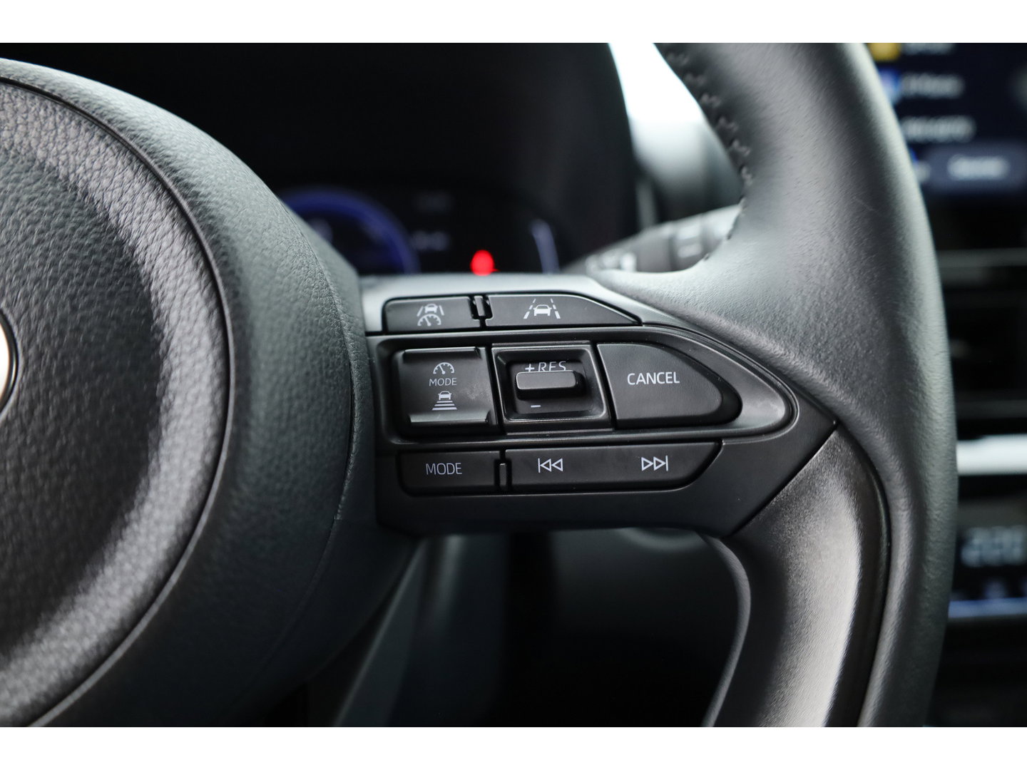 Toyota Yaris Cross 1.5 Hybrid 130 Dynamic | Rijklaar!! | Adapt. Cruise | Camera | Stoelverw. | Keyless | Dodehoekdet. | All Season |