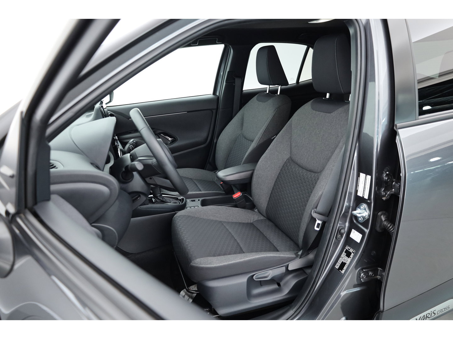 Toyota Yaris Cross 1.5 Hybrid 130 Dynamic | Rijklaar!! | Adapt. Cruise | Camera | Stoelverw. | Keyless | Dodehoekdet. | All Season |