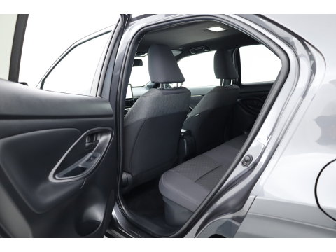 Toyota Yaris Cross 1.5 Hybrid 130 Dynamic | Rijklaar!! | Adapt. Cruise | Camera | Stoelverw. | Keyless | Dodehoekdet. | All Season |