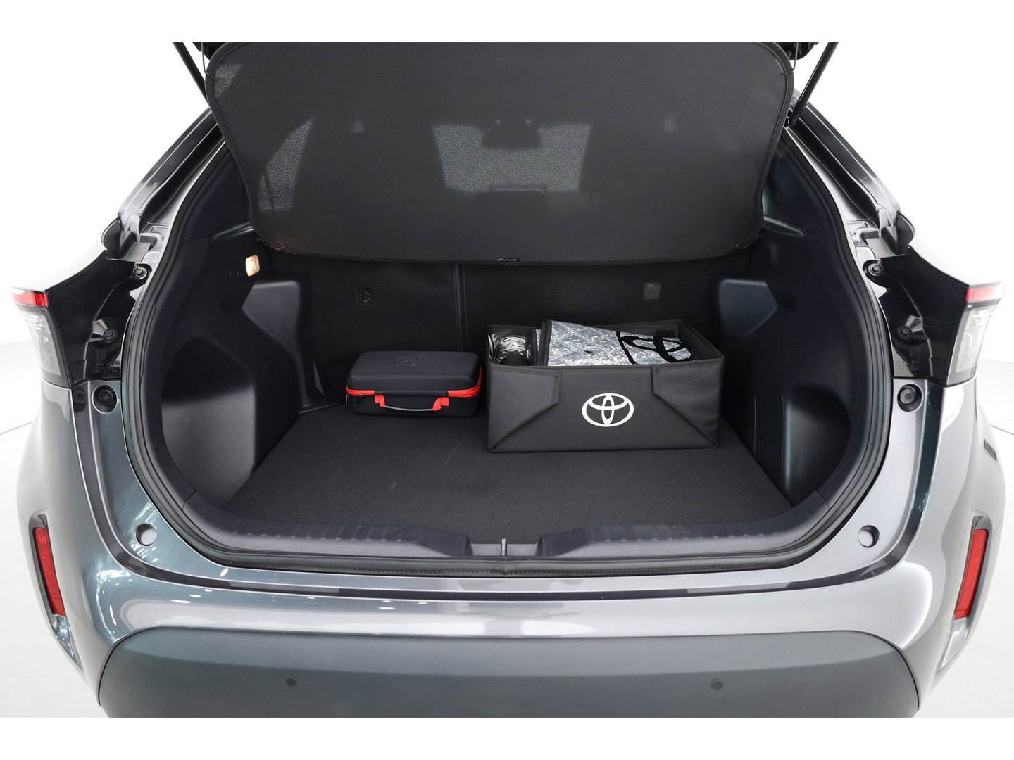Toyota Yaris Cross 1.5 Hybrid 130 Dynamic | Rijklaar!! | Adapt. Cruise | Camera | Stoelverw. | Keyless | Dodehoekdet. | All Season |