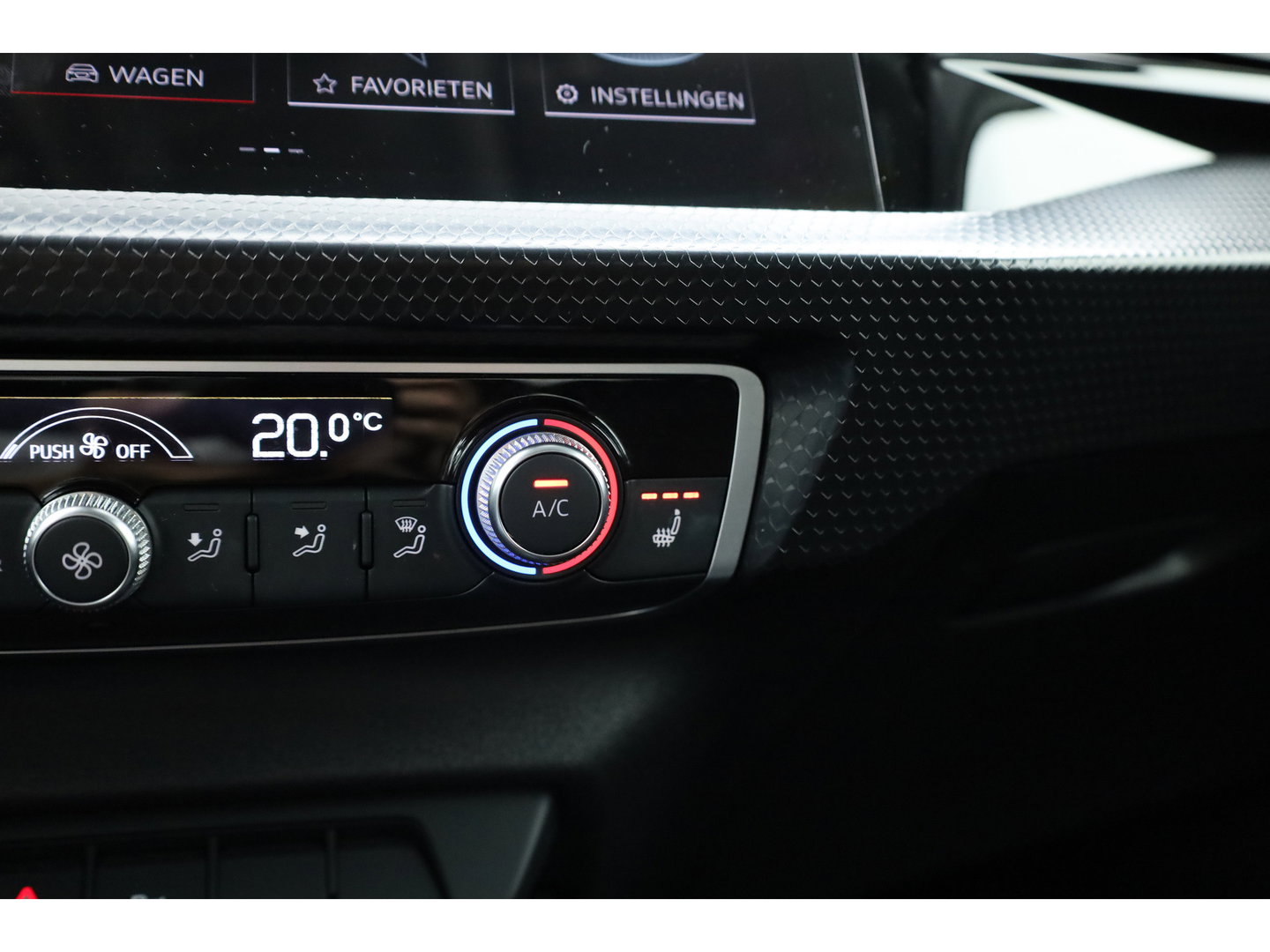 Audi A1 Sportback 30 TFSI Pro Line | RIJKLAAR!! | Cruise Contr. | PDC V+A | Stoelverw. | Apple CarPlay & Android Auto | 17''