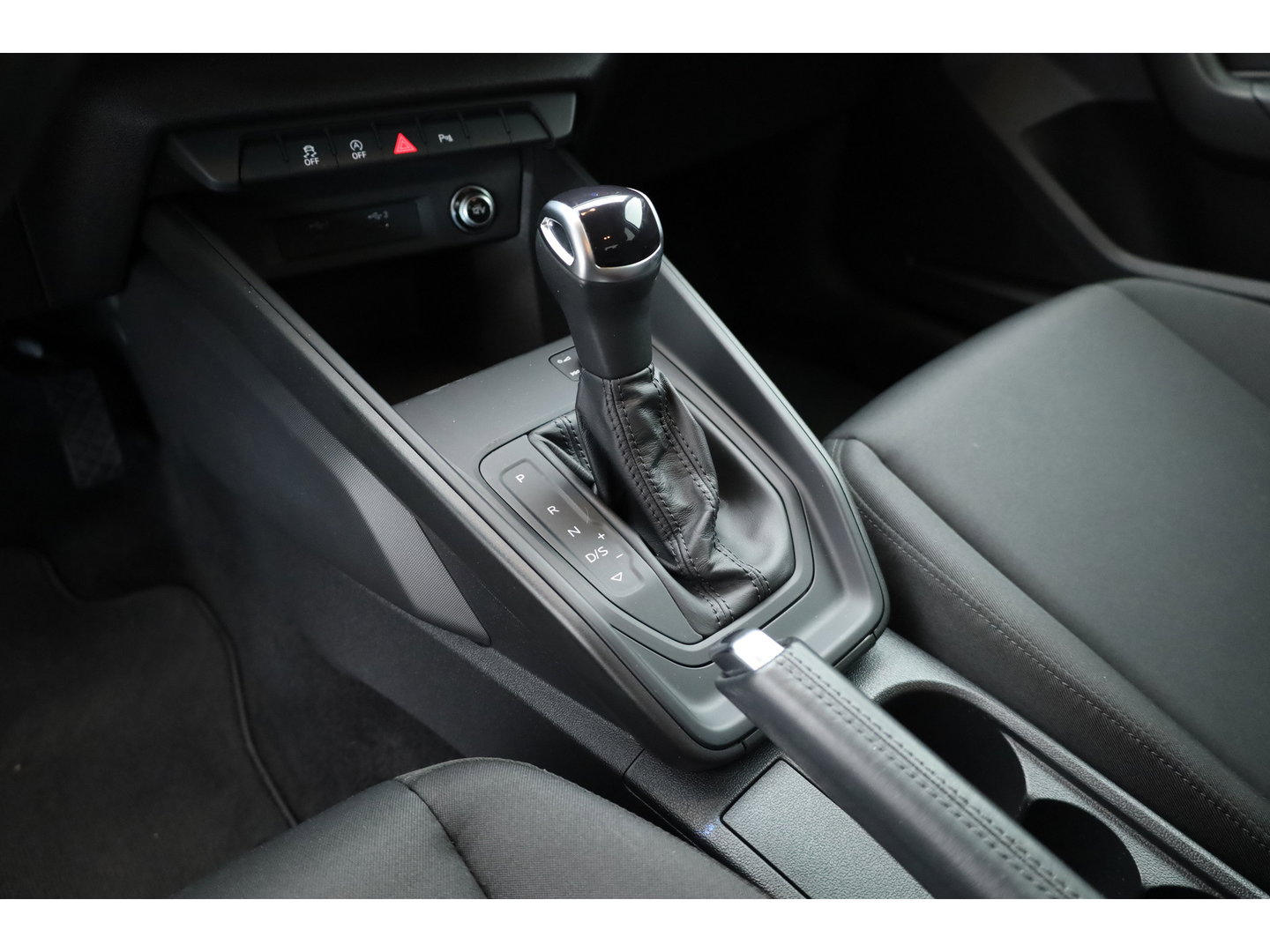 Audi A1 Sportback 30 TFSI Pro Line | RIJKLAAR!! | Cruise Contr. | PDC V+A | Stoelverw. | Apple CarPlay & Android Auto | 17''