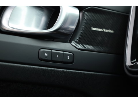 Volvo XC40 T5 Recharge Ultimate Bright | Pano | 360cam | H&K Audio | Elek. Stoelen | Stoel- Stuurverw. | Pilot Assist