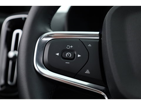 Volvo XC40 T5 Recharge Ultimate Bright | Pano | 360cam | H&K Audio | Elek. Stoelen | Stoel- Stuurverw. | Pilot Assist
