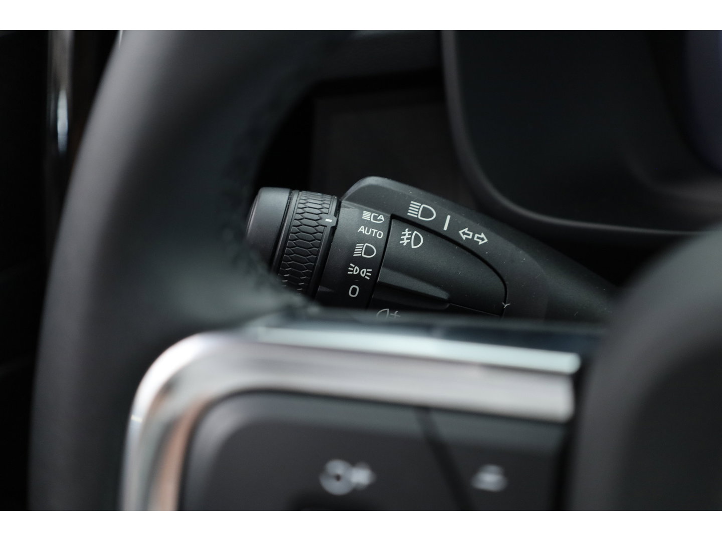 Volvo XC40 T5 Recharge Ultimate Bright | Pano | 360cam | H&K Audio | Elek. Stoelen | Stoel- Stuurverw. | Pilot Assist