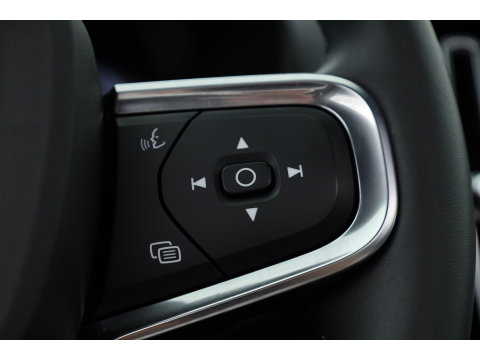 Volvo XC40 T5 Recharge Ultimate Bright | Pano | 360cam | H&K Audio | Elek. Stoelen | Stoel- Stuurverw. | Pilot Assist