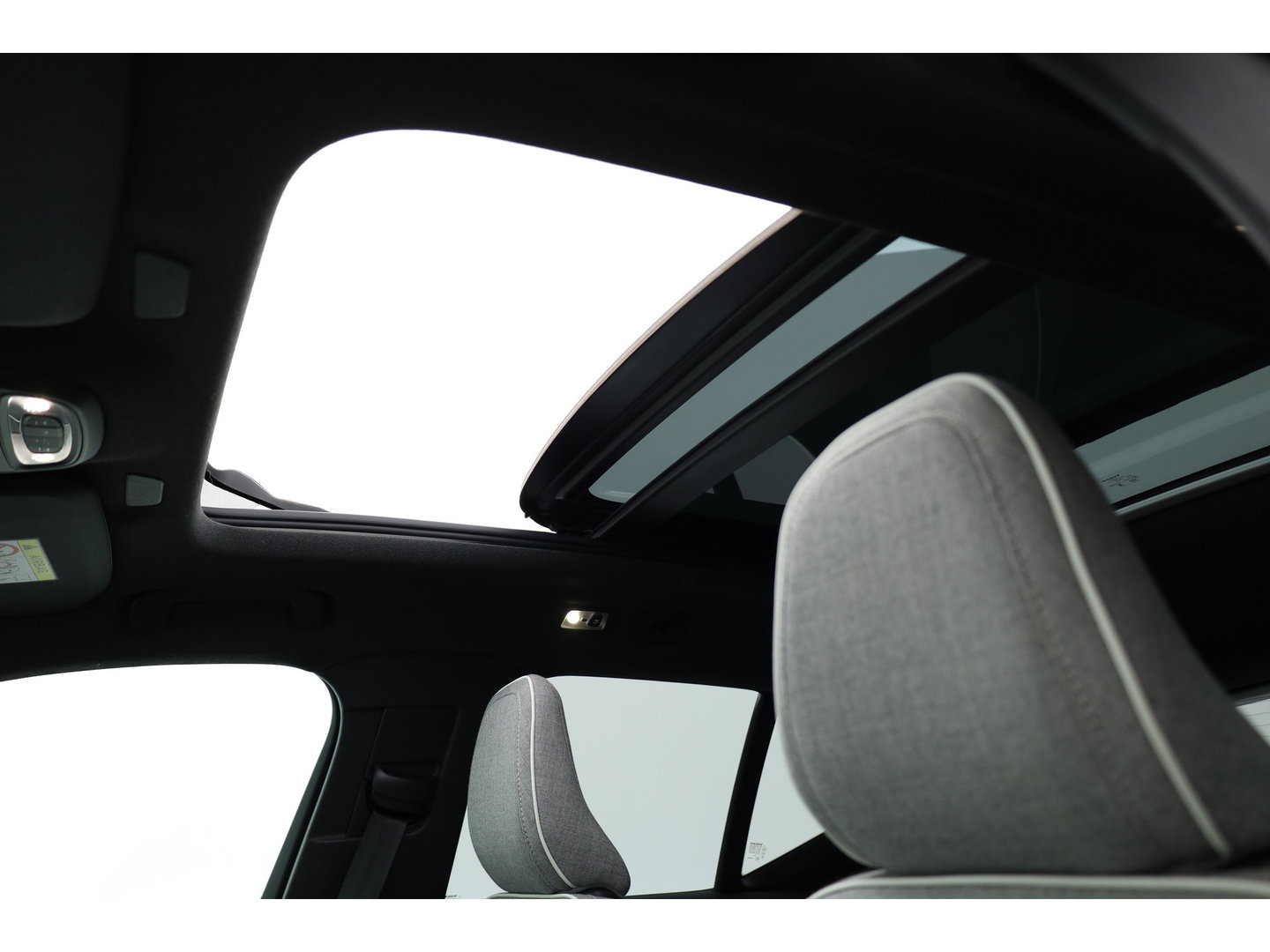 Volvo XC40 T5 Recharge Ultimate Bright | Pano | 360cam | H&K Audio | Elek. Stoelen | Stoel- Stuurverw. | Pilot Assist