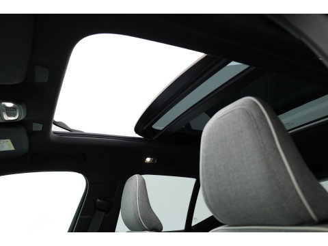 Volvo XC40 T5 Recharge Ultimate Bright | Pano | 360cam | H&K Audio | Elek. Stoelen | Stoel- Stuurverw. | Pilot Assist