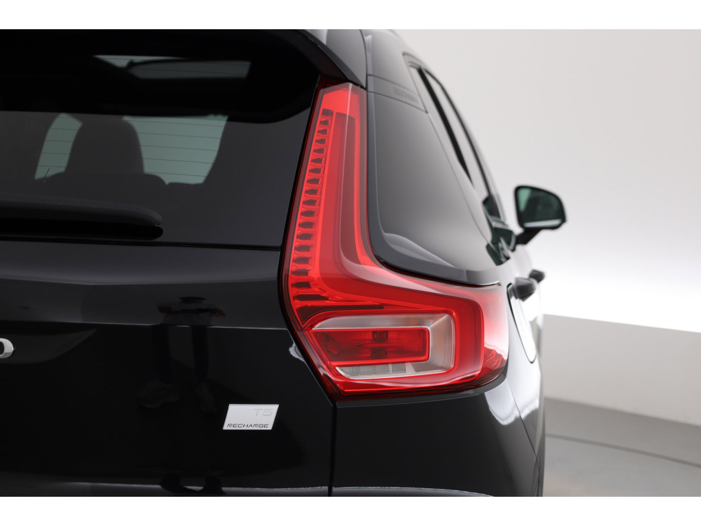Volvo XC40 T5 Recharge Ultimate Bright | Pano | 360cam | H&K Audio | Elek. Stoelen | Stoel- Stuurverw. | Pilot Assist
