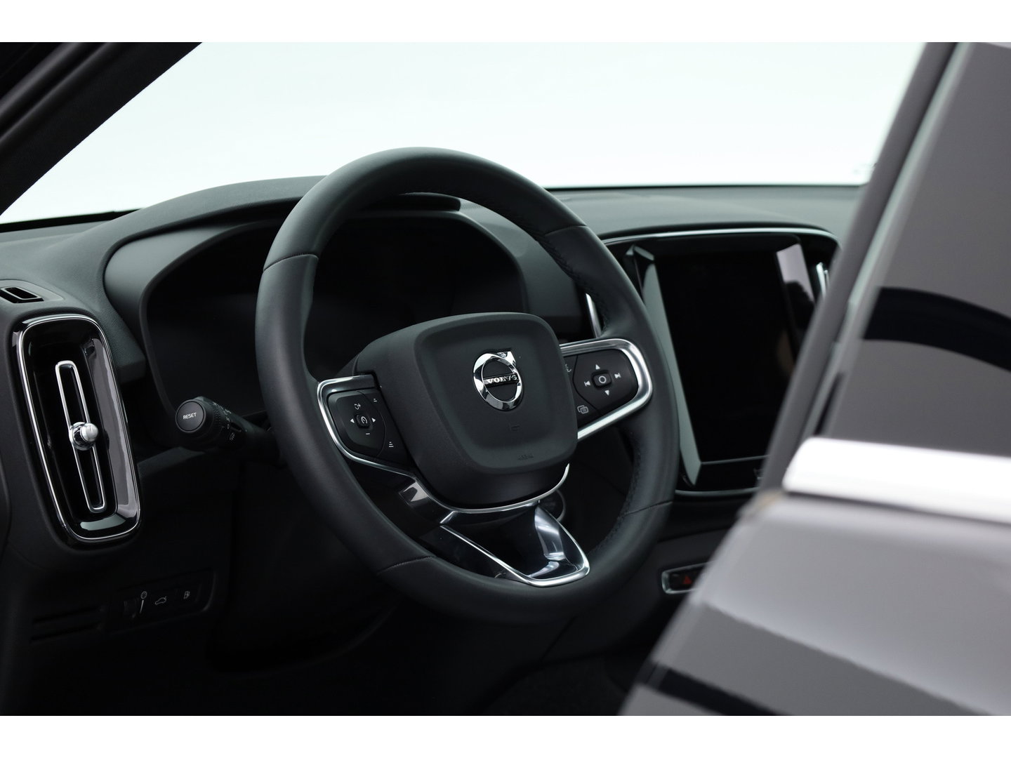Volvo XC40 T5 Recharge Ultimate Bright | Pano | 360cam | H&K Audio | Elek. Stoelen | Stoel- Stuurverw. | Pilot Assist