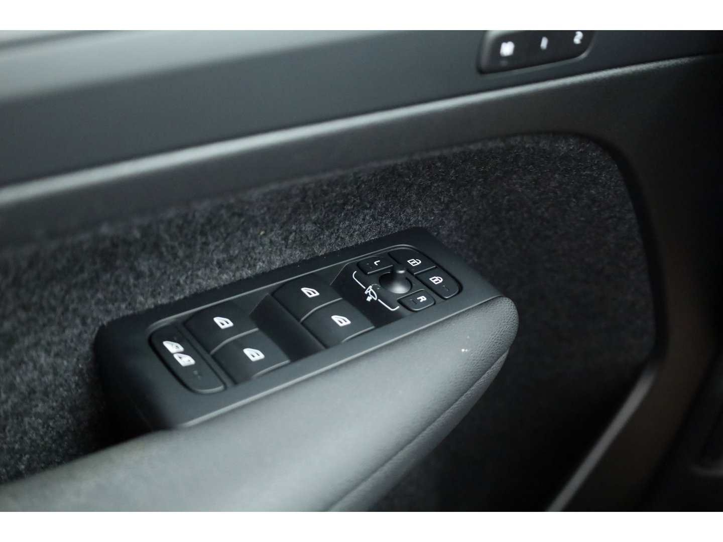 Volvo XC40 T5 Recharge Ultimate Bright | Pano | 360cam | H&K Audio | Elek. Stoelen | Stoel- Stuurverw. | Pilot Assist
