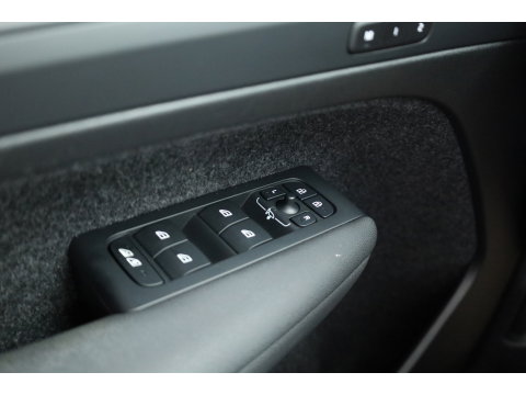 Volvo XC40 T5 Recharge Ultimate Bright | Pano | 360cam | H&K Audio | Elek. Stoelen | Stoel- Stuurverw. | Pilot Assist